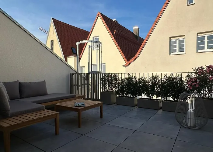 Truly - Direkt Am Rathausplatz, Dachterrasse Mit Blick Auf Perlachturm, Garage, Fahrstuhl Apartment
